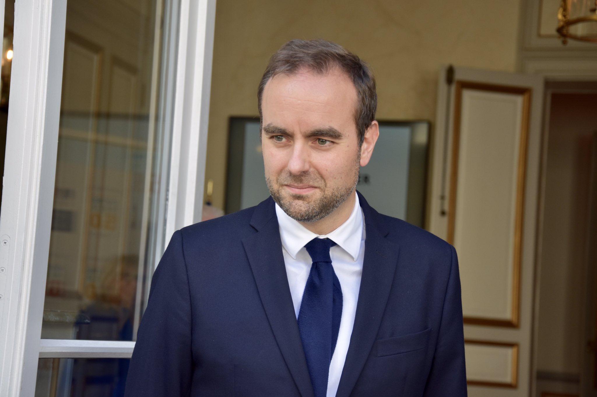 Nouvelle-Calédonie : Sébastien Lecornu consulte les formations politiques du Congrès avant le rendez-vous à Paris