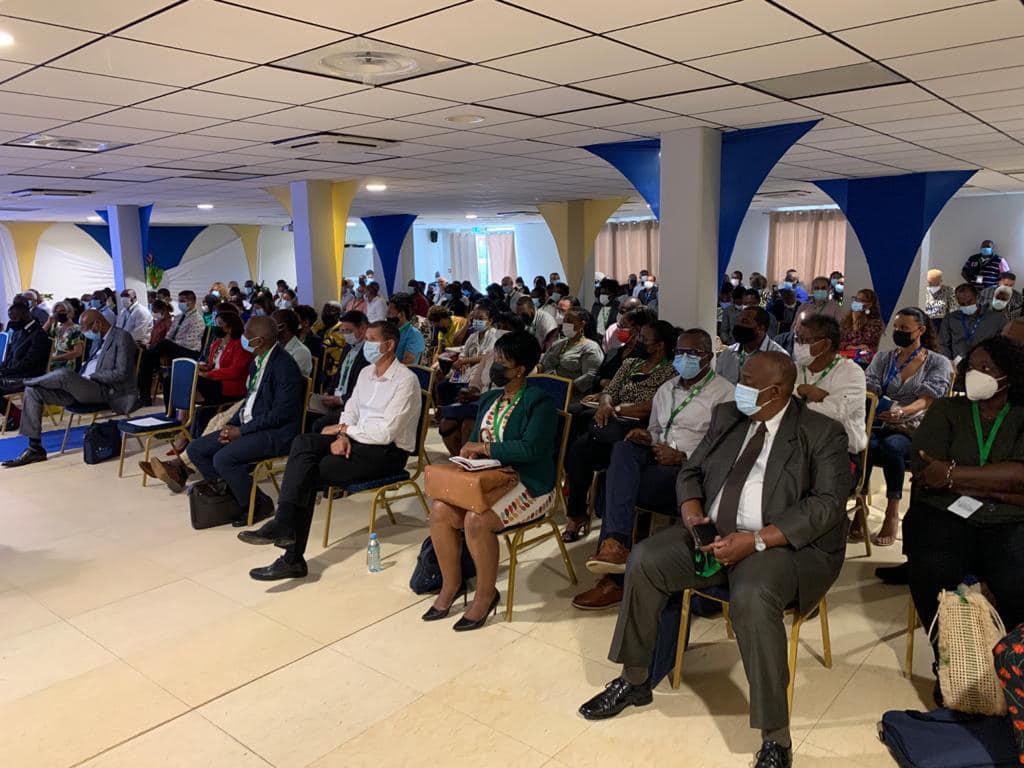 Guyane&nbsp;:&nbsp;Le&nbsp;Congrès des maires vote une motion à l'unanimité et sollicite l'intervention de l'Etat dans la gestion de l'immigration