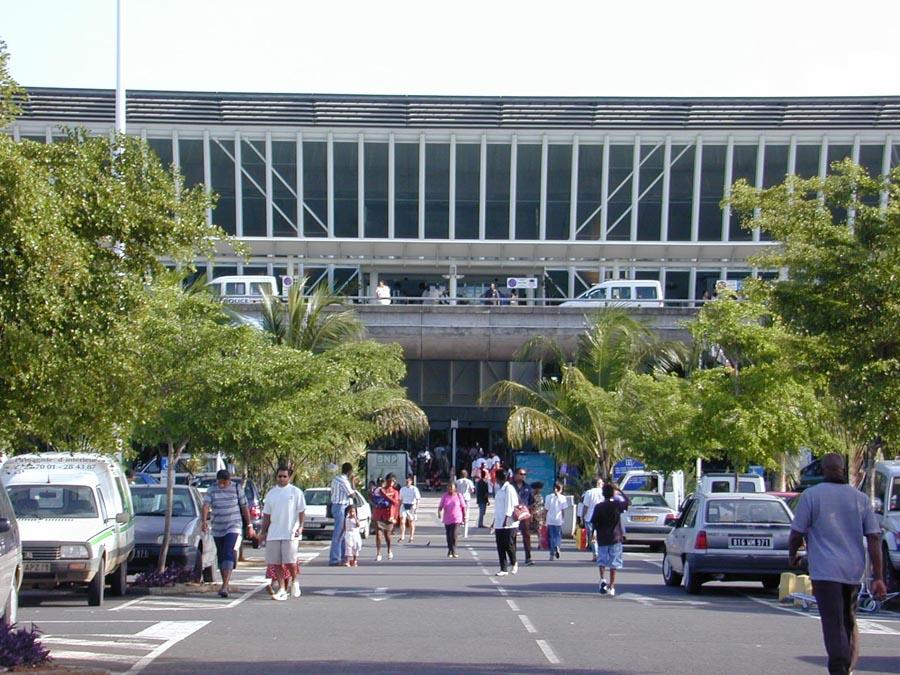 Outre-mer: des professionnels du tourisme réclament un calendrier de reprise