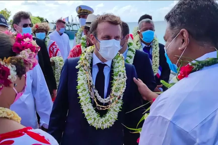 Présidentielle 2022 : Plus de 600 maires et élus locaux, dont une centaine Outre-mer, lancent un appel pour la réélection d'Emmanuel Macron