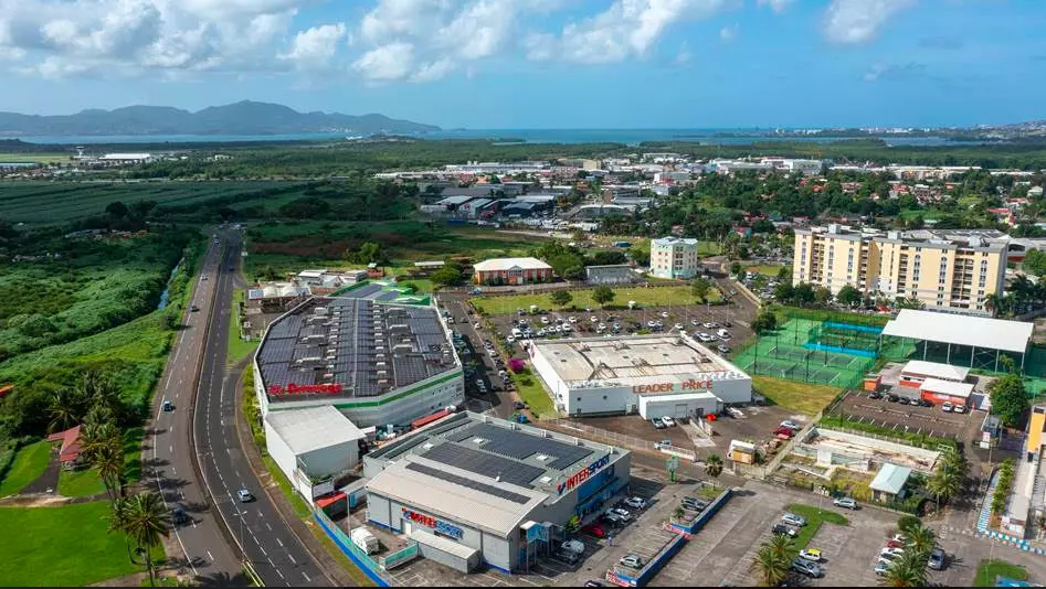 Énergies : Cinq millions d’euros pour un programme d’installations photovoltaïques sur toitures aux Antilles-Guyane
