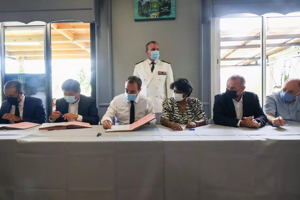 La Réunion : Une charte signée entre l’État et les acteurs économiques « pour sécuriser les approvisionnements maritimes »