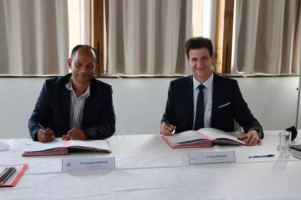 La Réunion : Le TCO et France Volontaires signent un partenariat en faveur de l’engagement solidaire des jeunes