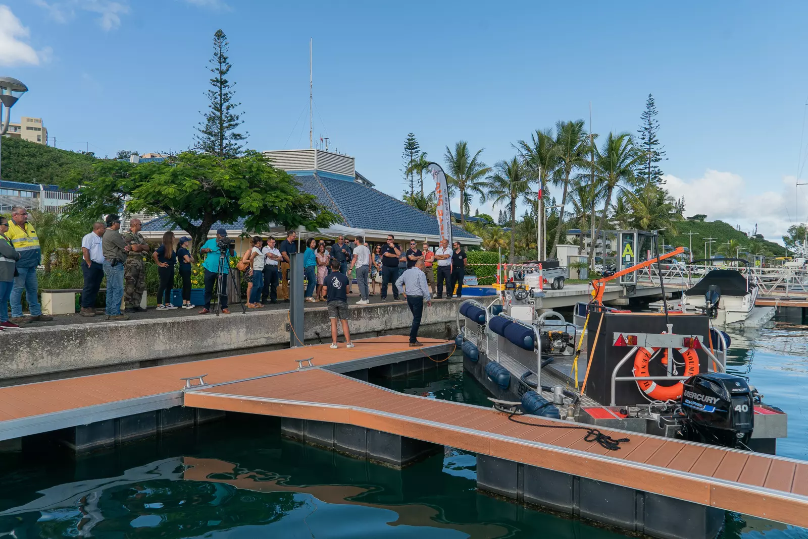 Nouvelle-Calédonie : Une barge de dépollution pour le lagon aux services de la province Sud