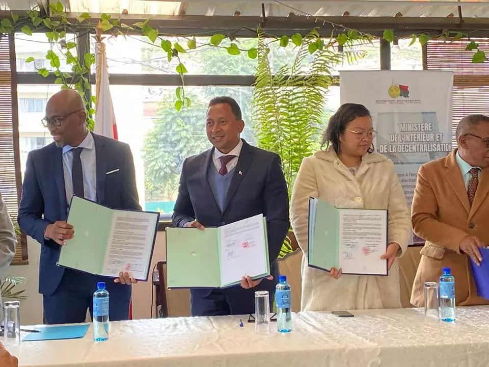 Coopération régionale : Mayotte signe 11 conventions cadre avec des régions malgaches