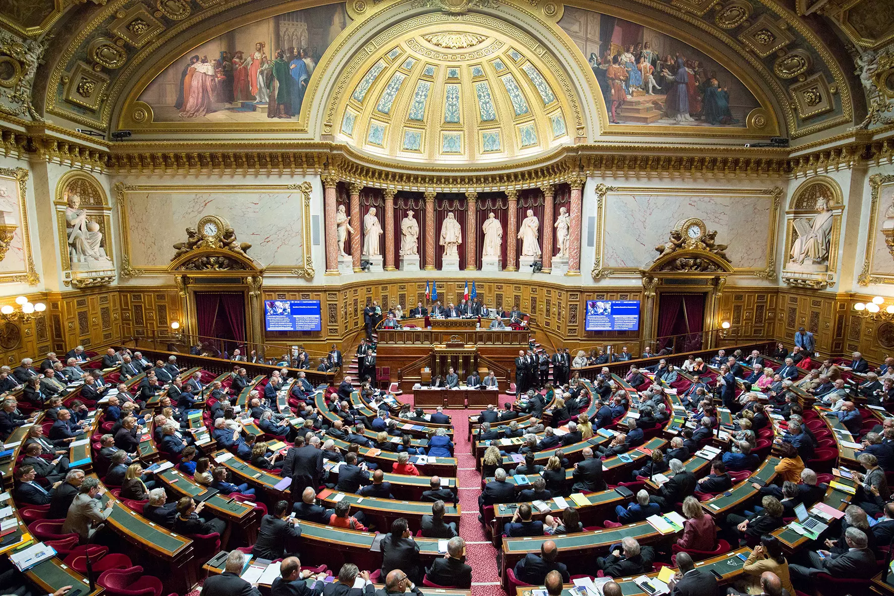 Projet de loi sanitaire: les sénateurs rétablissent une possibilité limitée de "certificat" aux frontières
