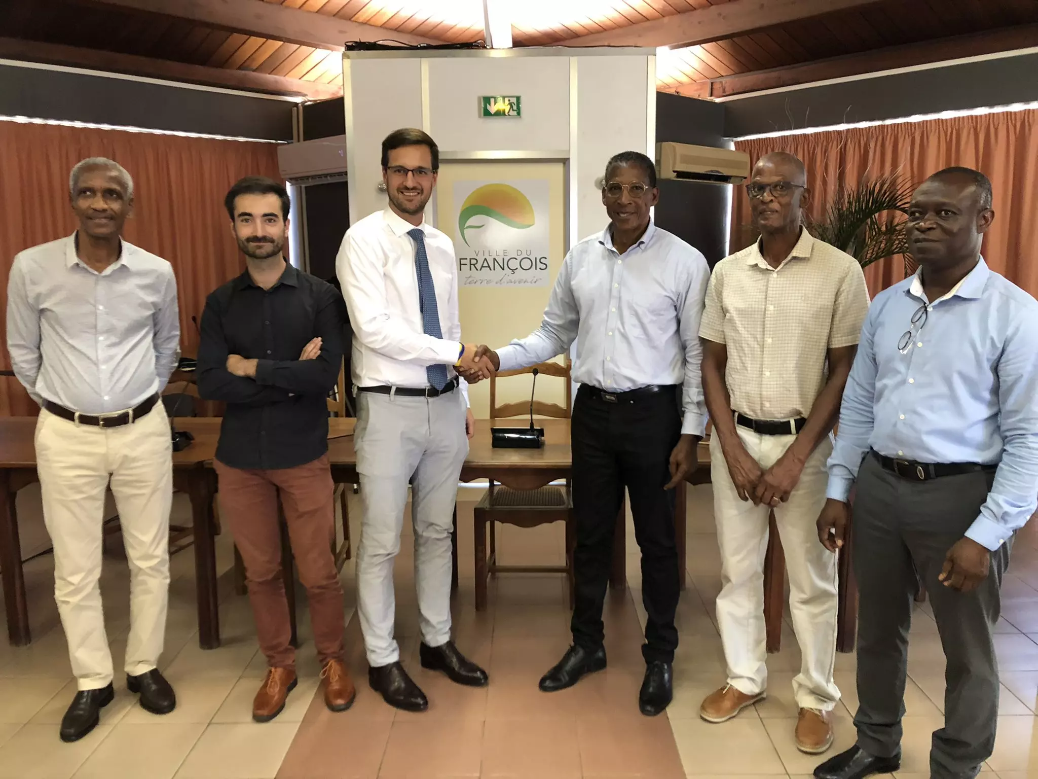 Martinique: Le François, pionnier du développement durable et de la transition énergétique avec l'installation d'une centrale publique de production photovoltaïque