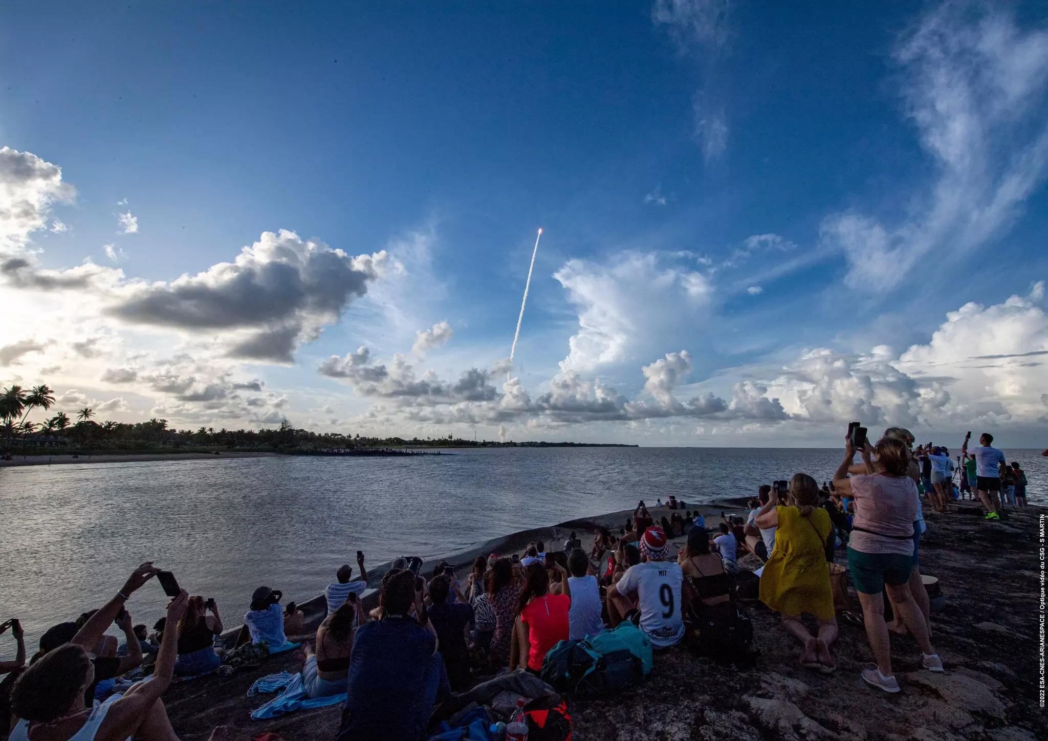 Succès pour la dernière mission Ariane 5 de l'année