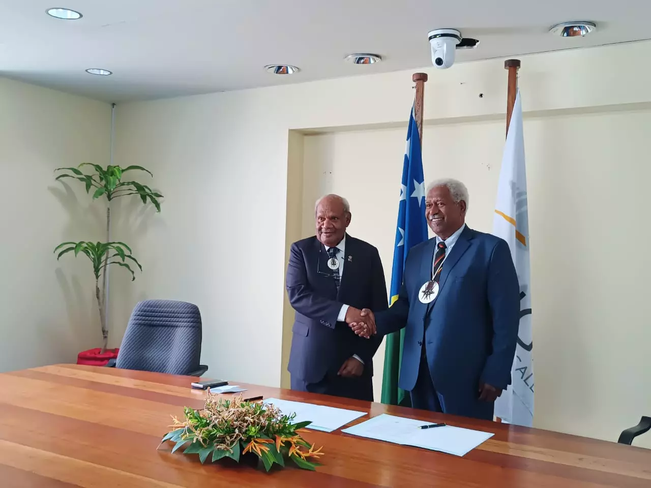 Coopération Nouvelle-Calédonie&nbsp;:&nbsp;Un&nbsp;nouveau partenariat lie le Congrès et le Parlement national des Îles&nbsp;Salomon