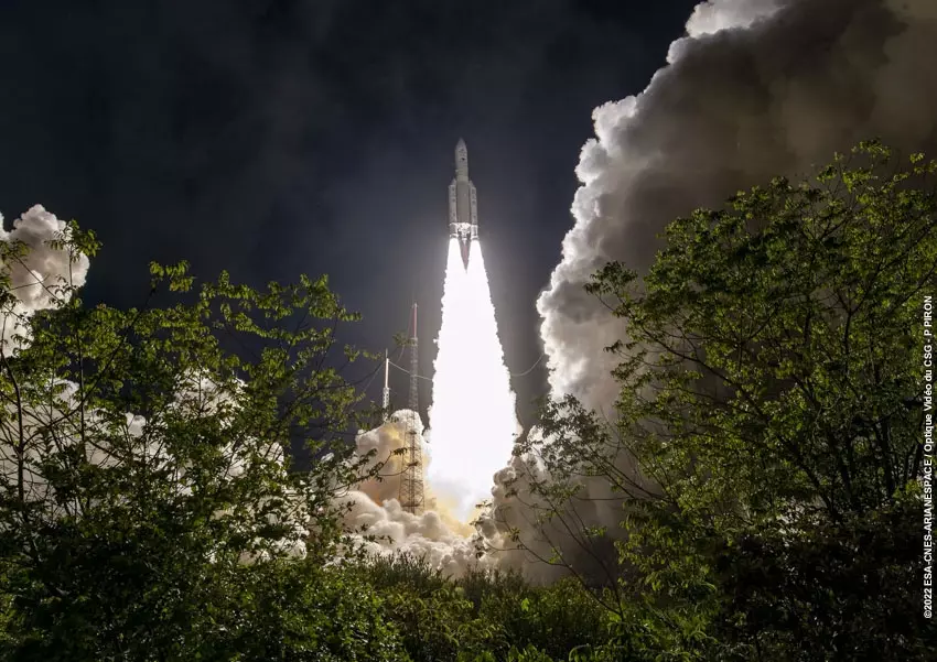 Guyane : Décollage d’Ariane 5 pour la livraison de 3 satellites, dont un météorologique de nouvelle génération