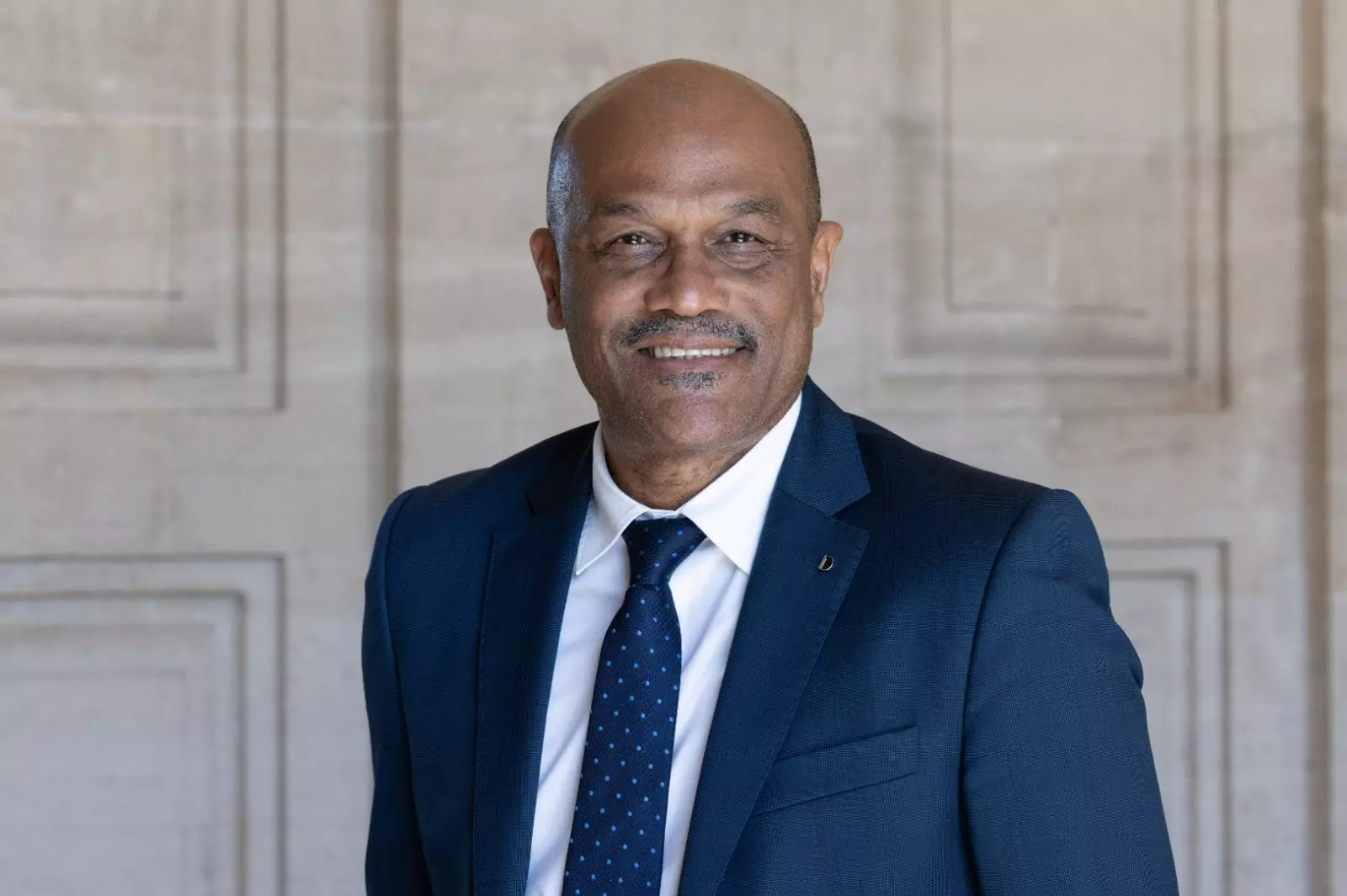 Sport en Outre-mer: Le sénateur de la Guadeloupe Dominique Théophile en déplacement à La Réunion et à Mayotte
