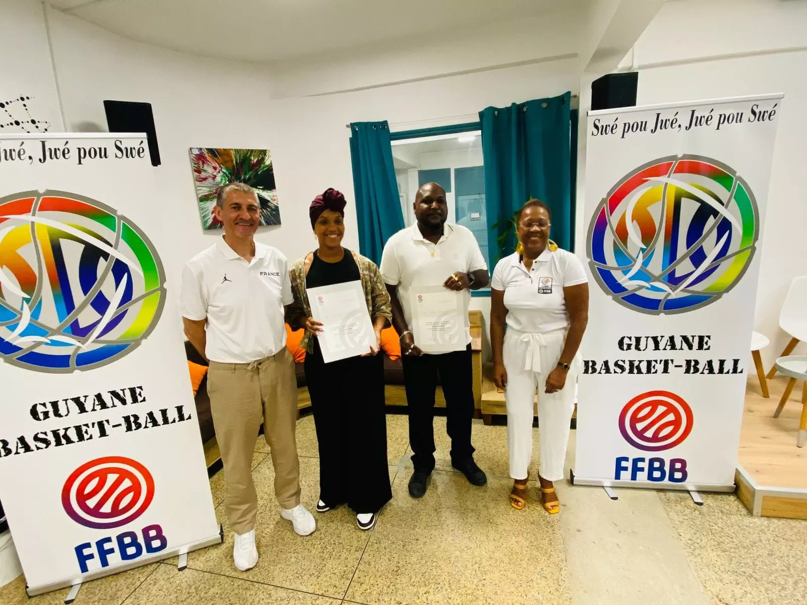 Le président de la Fédération française de Basket Jean-Pierre Siutat achève sa visite en Guyane ce lundi
