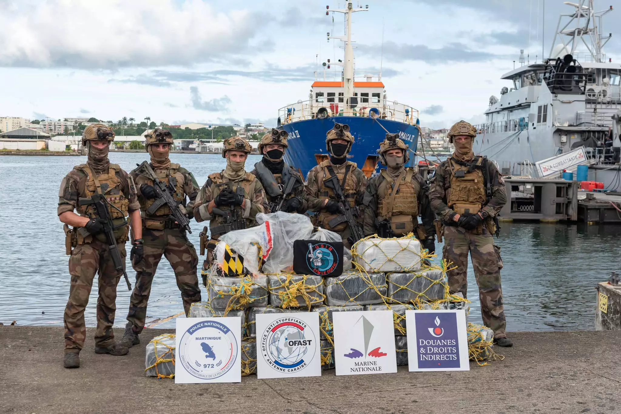 Lutte contre le trafic de stupéfiants : 480 kg de cocaïne saisis par les Forces Armées aux Antilles au large de la Martinique