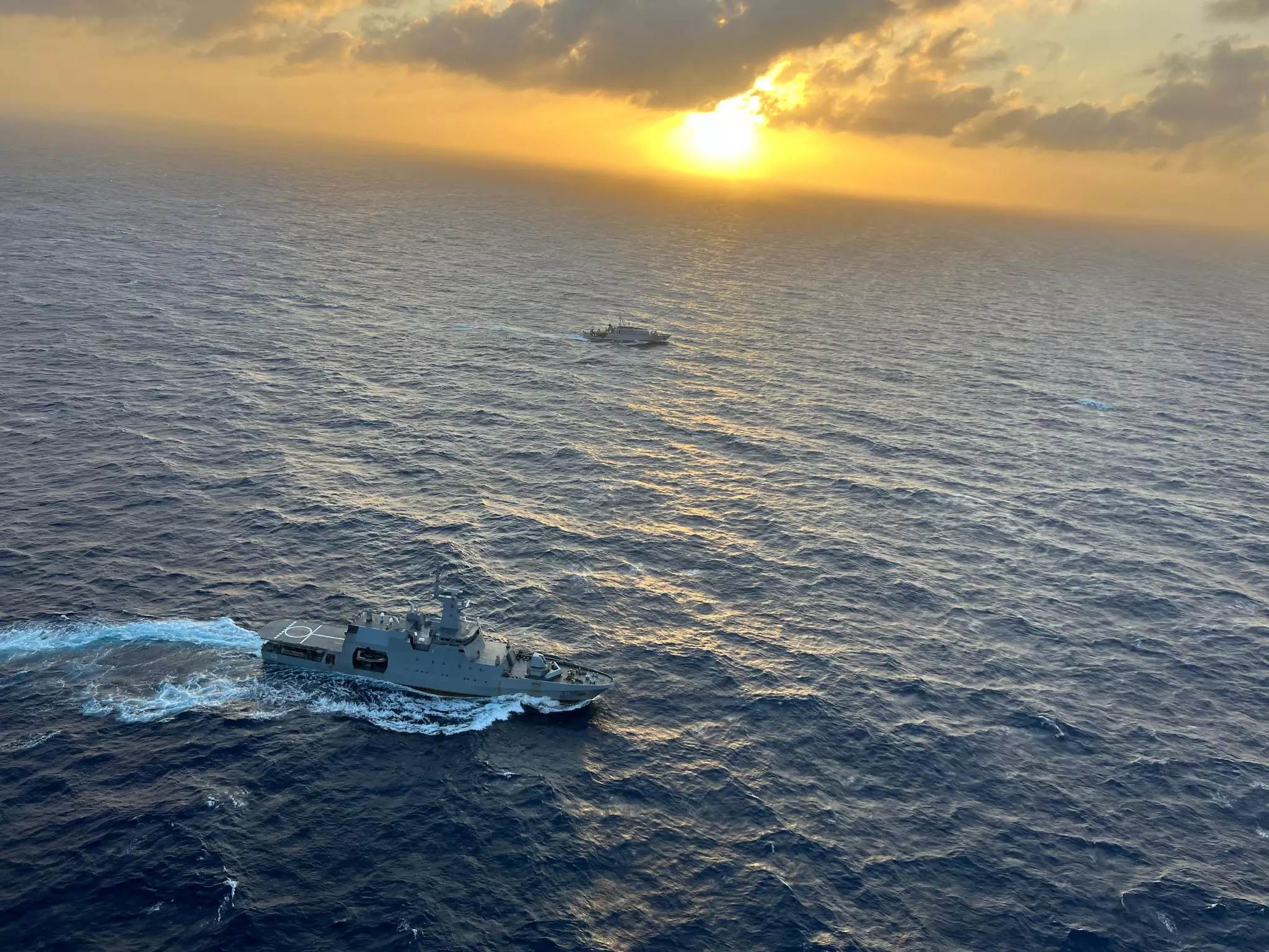 Lutte contre les trafics illicites : Le patrouilleur Antilles-Guyane La Combattante a coopéré avec l'armée colombienne dans la mer des Caraïbes