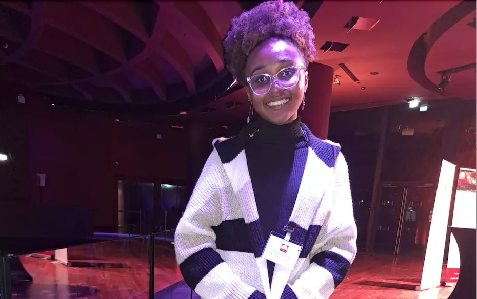 Maëllie Duro-Cardonnet, 15 ans,  plus jeune talent de l’Outre-mer, nous fait découvrir la Guadeloupe à travers sa plume