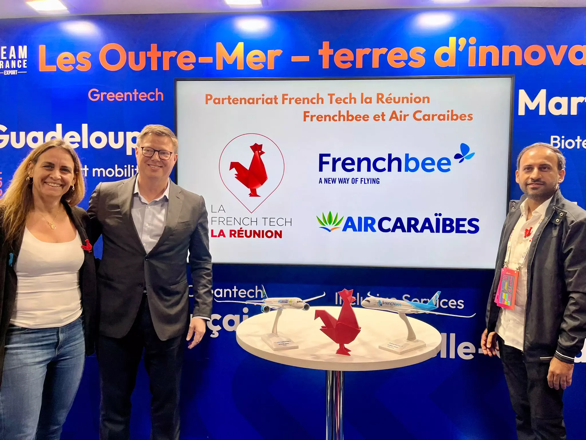 Signature d’un contrat cadre en faveur des start-up ultramarines entre la French Tech La Réunion, French Bee et Air Caraïbes au salon Vivatech