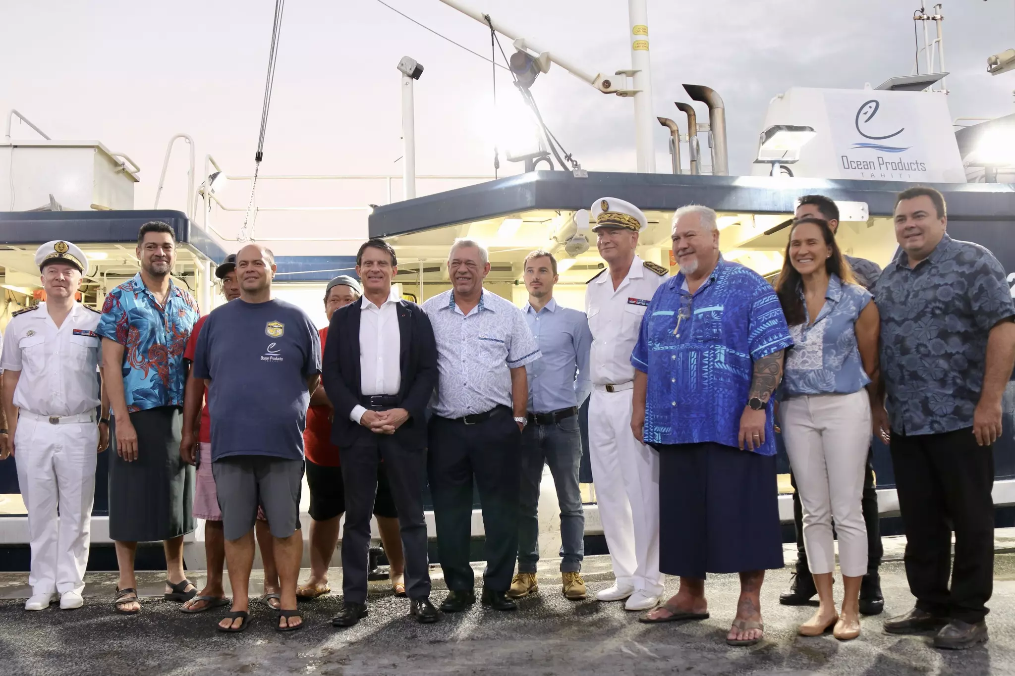 Polynésie : Manuel Valls en visite au port de Papeete, réaffirme le soutien de l'Etat à la filière pêche