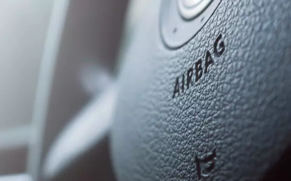 Airbags Takata: le gouvernement oblige les constructeurs à prêter des véhicules de remplacement