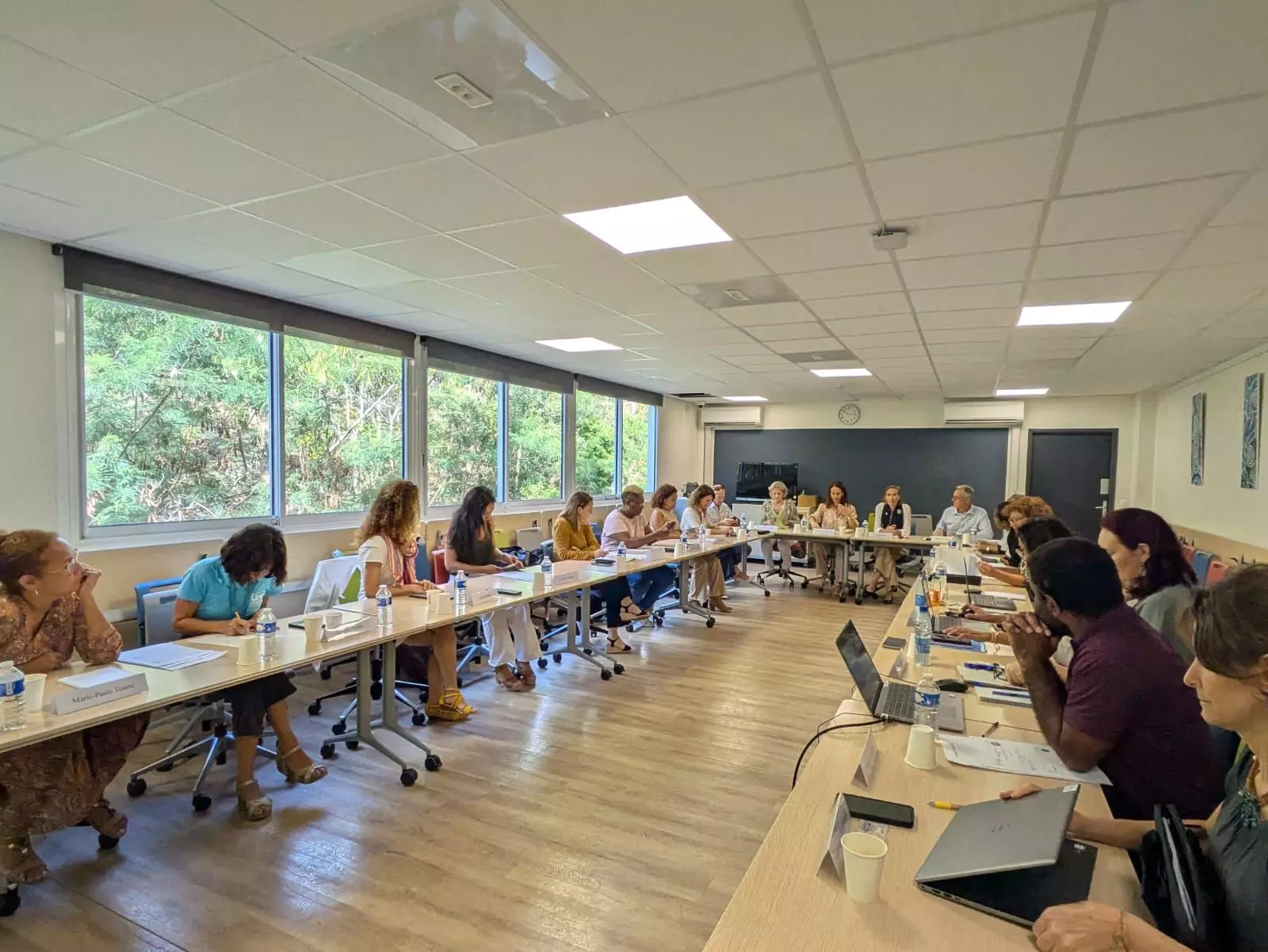 Nouvelle-Calédonie : Lancement officiel du projet CROSS pour les grandes orientations de l'Université, un comité de pilotage inaugural pose les bases