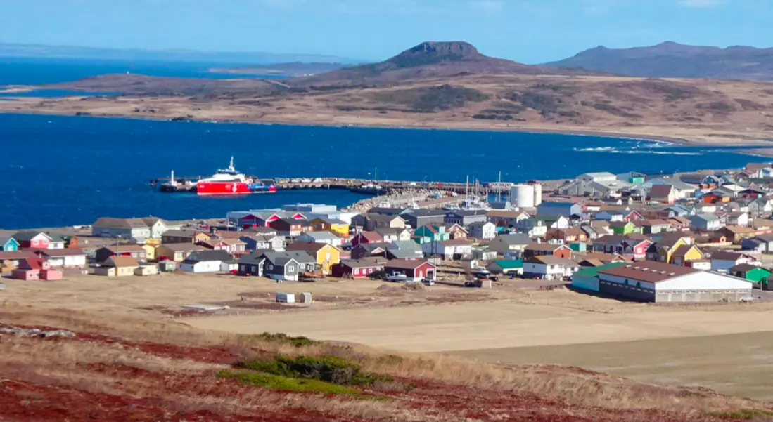 À Saint-Pierre et Miquelon, un colloque sur Miquelon-Langlade, « territoire insulaire d’outre-mer exemplaire face aux risques climatiques »