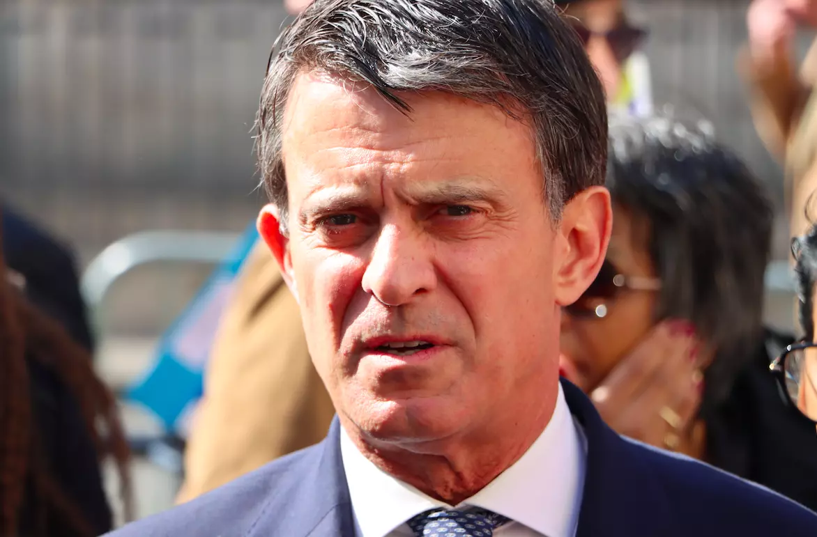 Nouvelle-Calédonie : Manuel Valls veut « convaincre le FLNKS de s'inscrire dans l'accord » de Bougival