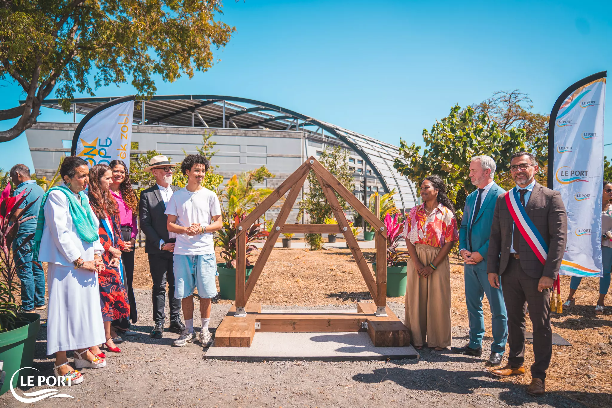 La première pierre du nouveau bâtiment de l'École Nationale Supérieure d’Architecture de La Réunion (ENSA) posée