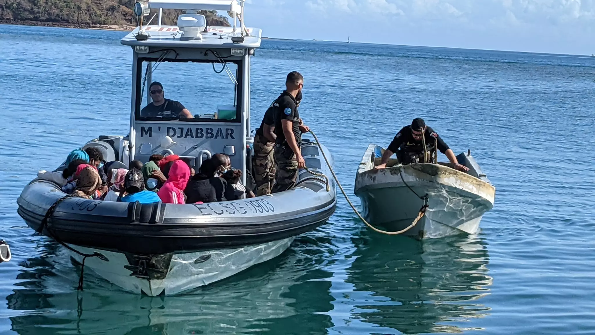 Mayotte: interceptions de bateaux et expulsions de migrants en nette baisse en 2024