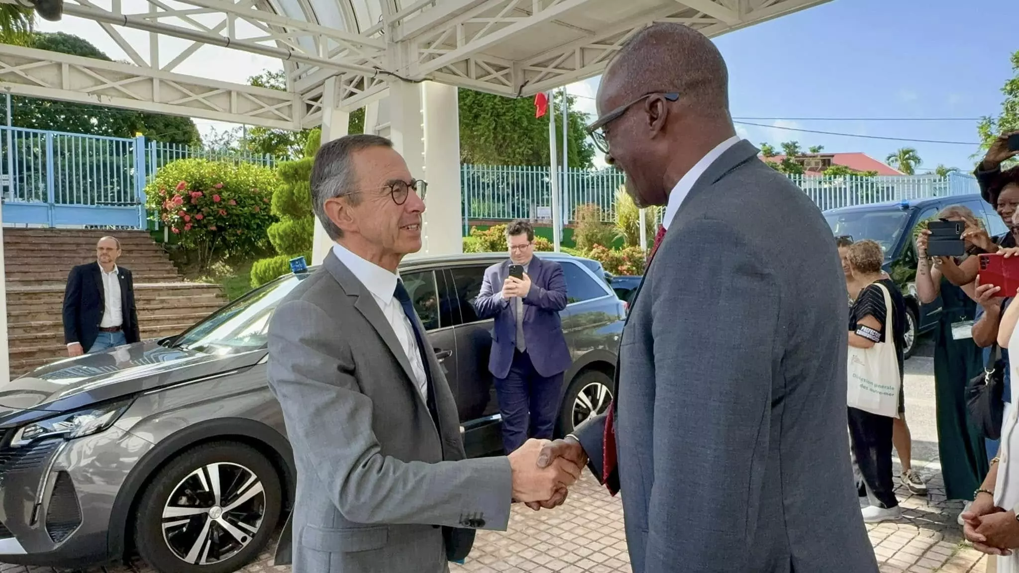 Sécurité renforcée, laboratoire ballistique, enquêteurs supplémentaires : les annonces de Bruno Retailleau contre la délinquance et le narcotrafic en Guadeloupe