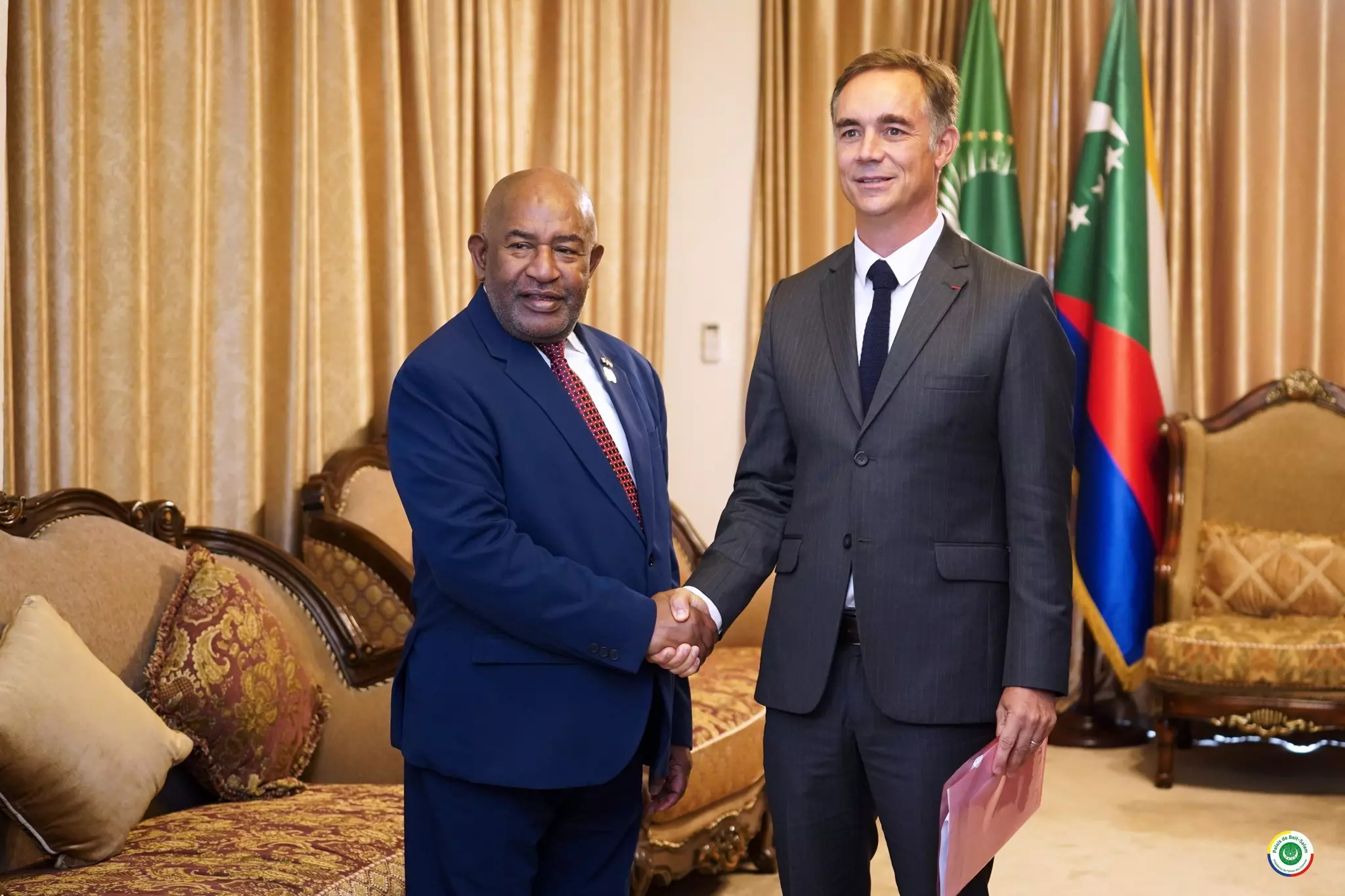 Diplomatie : Azali Assoumani acueille Etienne Chapon, Ambassadeur de France aux Comores, dans un climat figé qui appelle à du changement