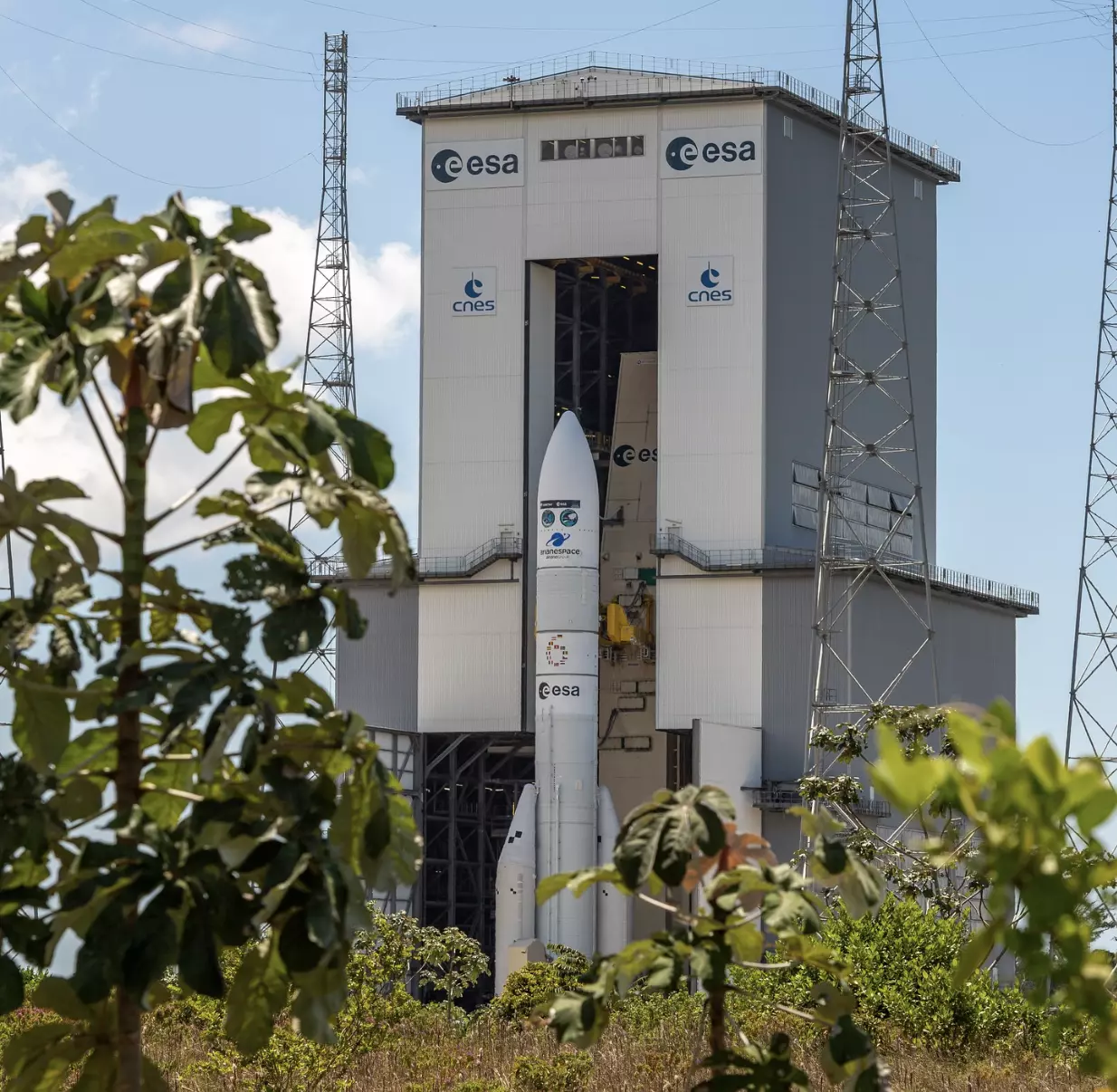 Ariane 6: moins de lancements en 2025, équilibre à trouver entre Amazon et ambitions européennes