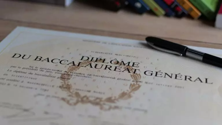 Une élève, originaire de l'île de la Grenade, a obtenu le bac à 9 ans, un record selon le ministère de l'Education nationale