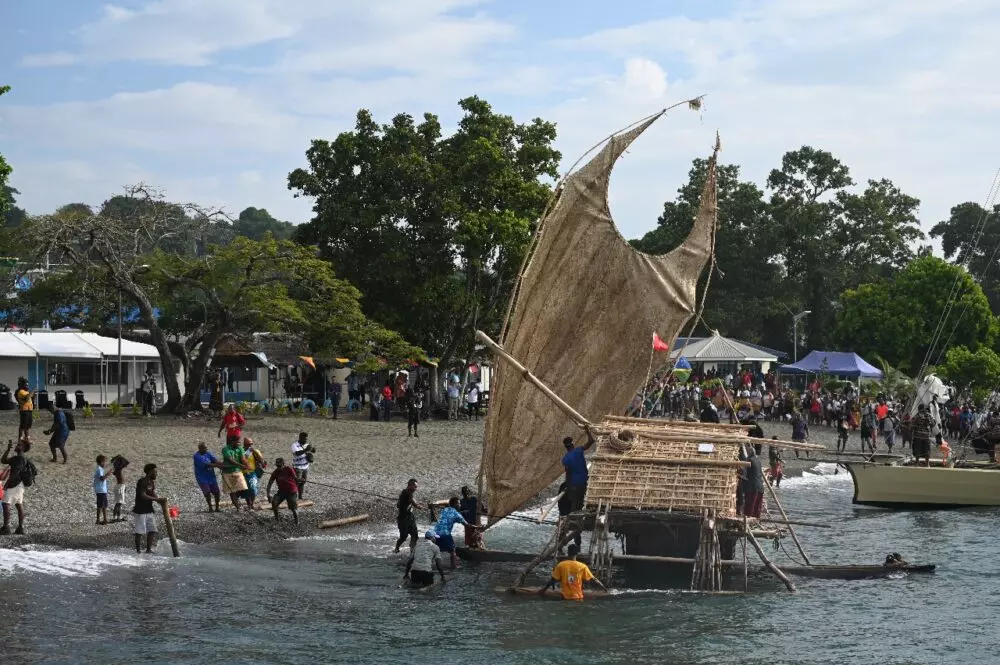 Les vaka mélanésiens portent l’urgence climatique au Forum des Îles du Pacifique