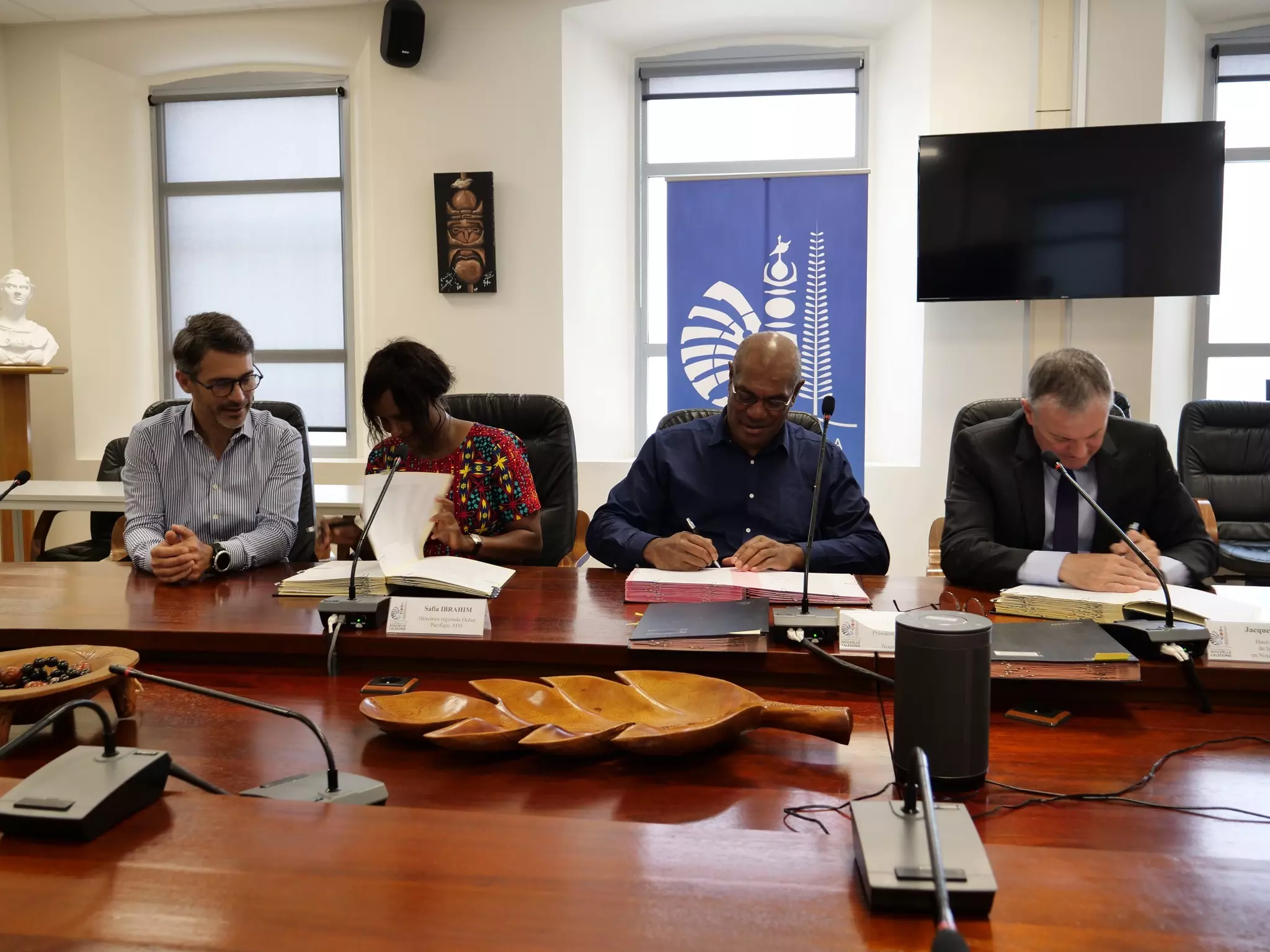 Nouvelle-Calédonie : Signature de la deuxième tranche du prêt garanti par l’État et lancement d’un GTPE élargi