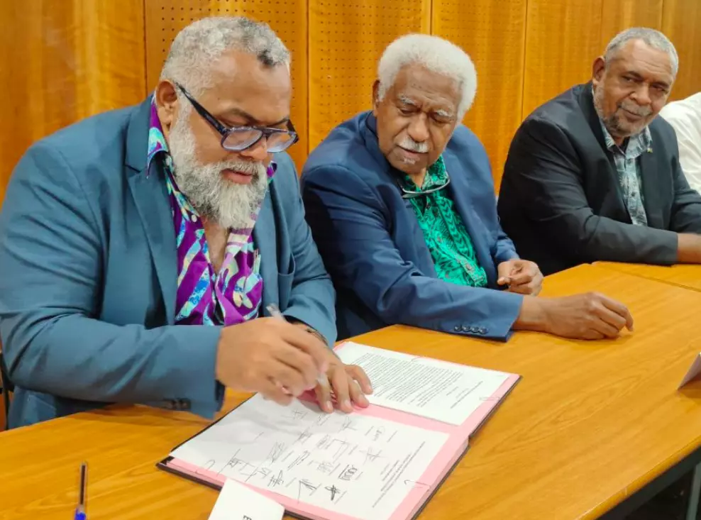 Dans un courrier au Premier ministre, le FLNKS annonce le « retrait formel » de ses signatures au projet Bougival