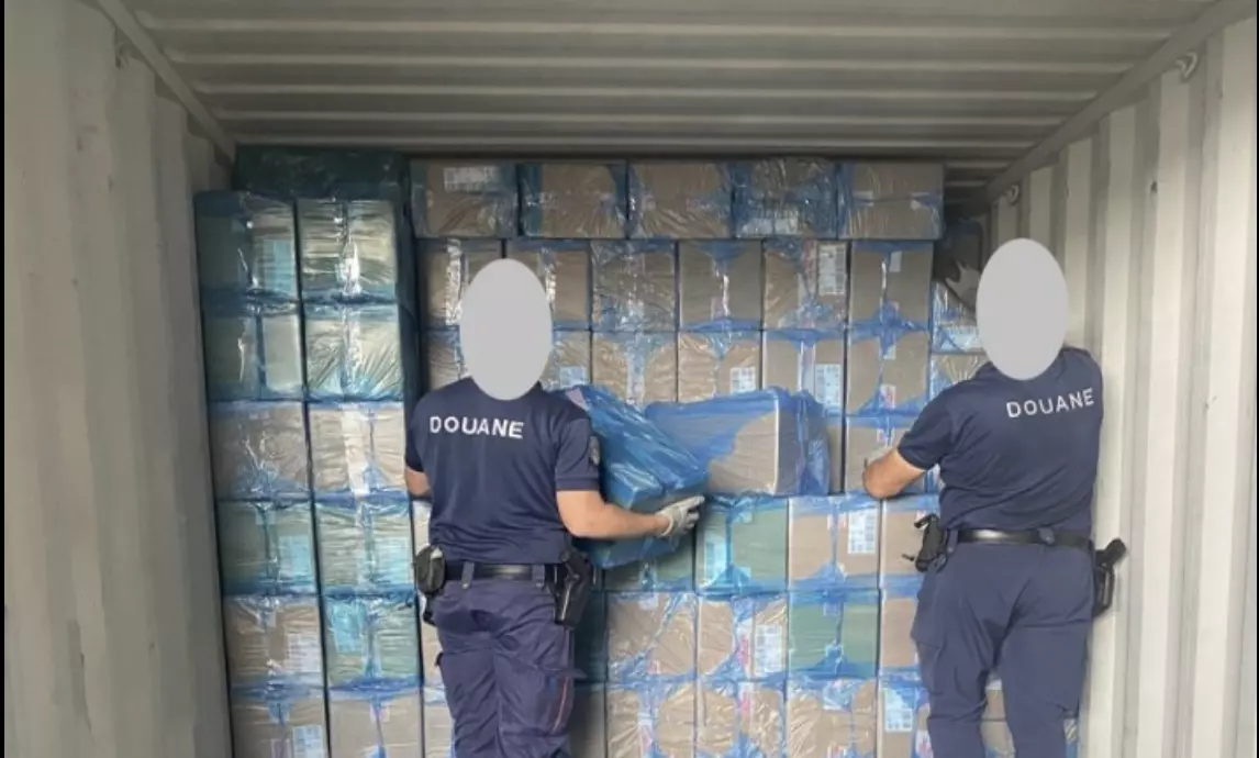 Martinique : 10 tonnes de cigarettes de contrebande découvertes dans un conteneur sur le port de Fort-de-France