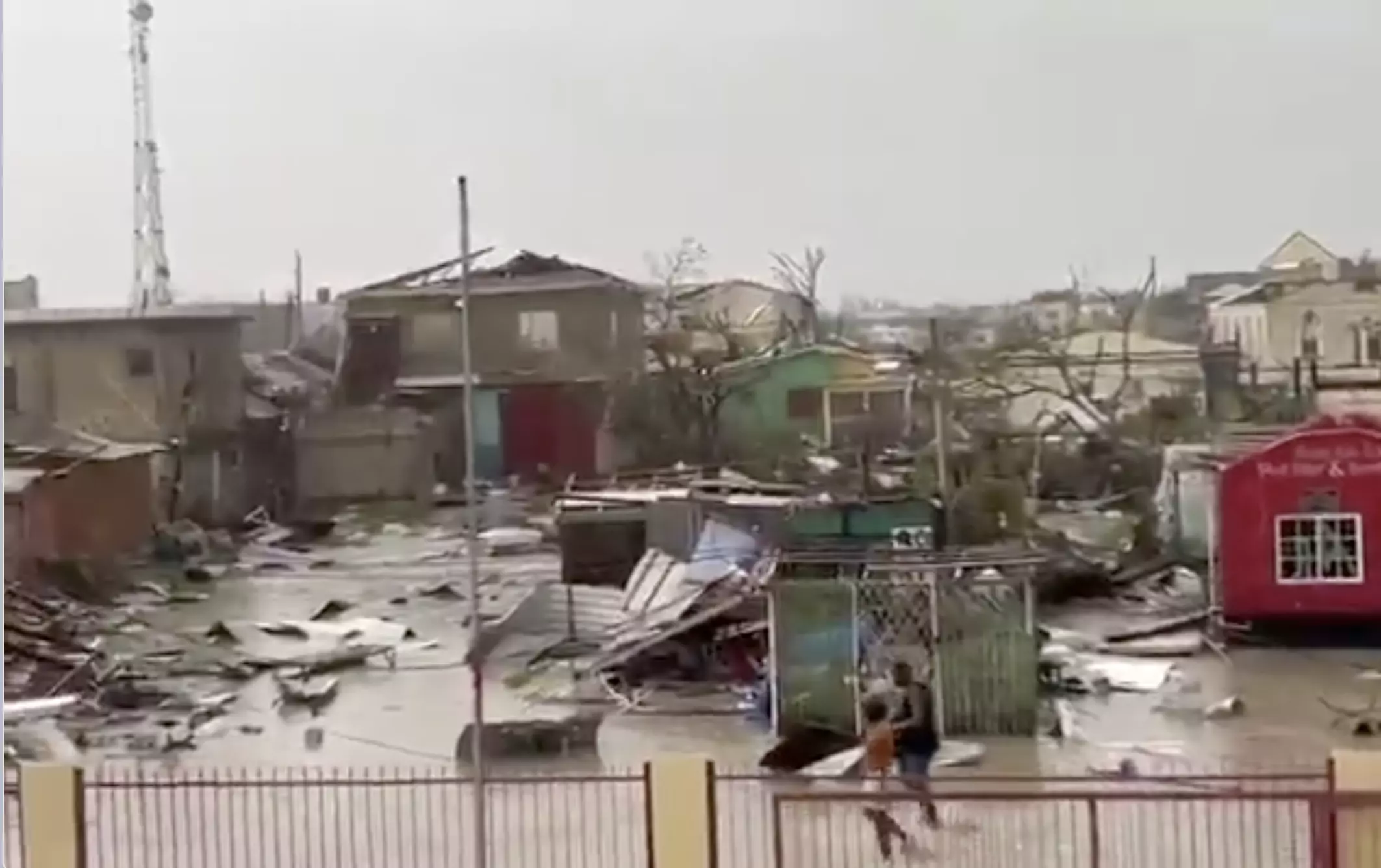 En laissant une Jamaïque sinistrée le puissant ouragan Melissa s'approche de Cuba