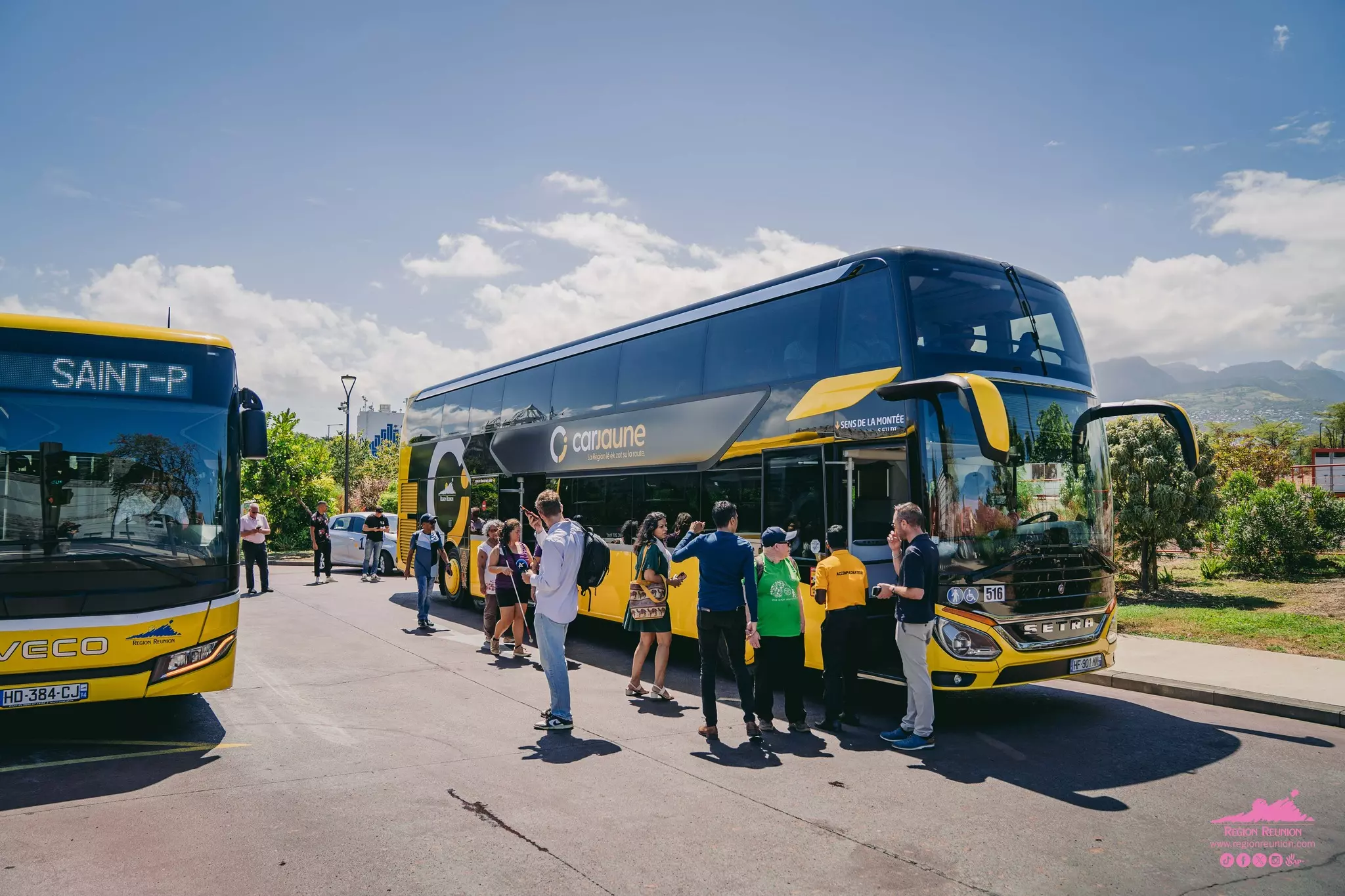 Mobilités à La Réunion: Inauguration du nouveau modèle de Car Jaune