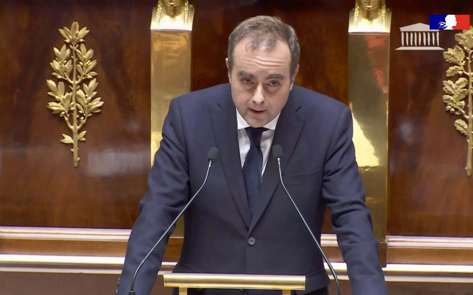 Sébastien Lecornu tente, dans un courrier, de convaincre les députés socialistes d’Outre-mer de ne pas voter la censure