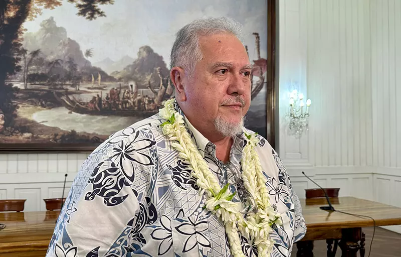 Décolonisation : Moetai Brotherson attaque l’État au tribunal administratif