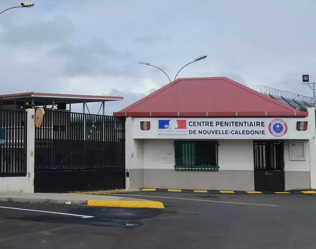 Nouvelle-Calédonie: la justice ordonne des mesures d'urgence contre les conditions de détention indignes