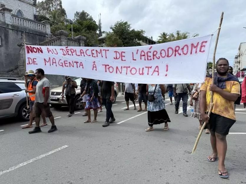 Aérien : En Nouvelle-Calédonie, une manifestation contre le déménagement de l’aéroport de Magenta