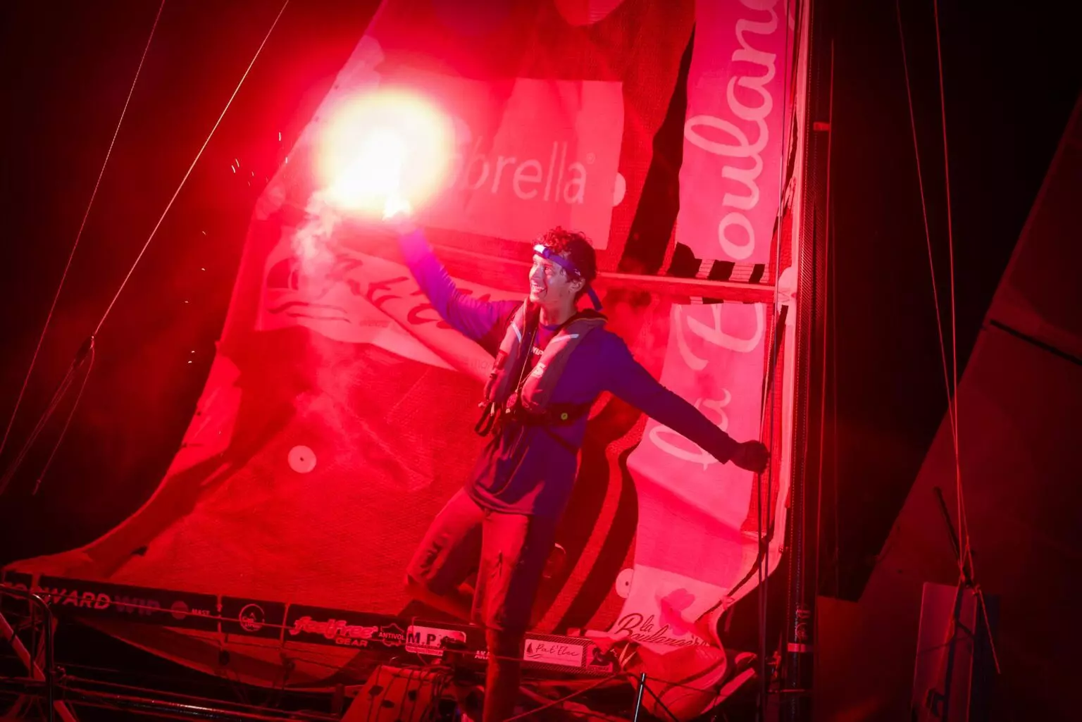 Guadeloupe : Mathis Bourgnon est le vainqueur de La Boulangère Mini-Transat au terme d'un final mémorable