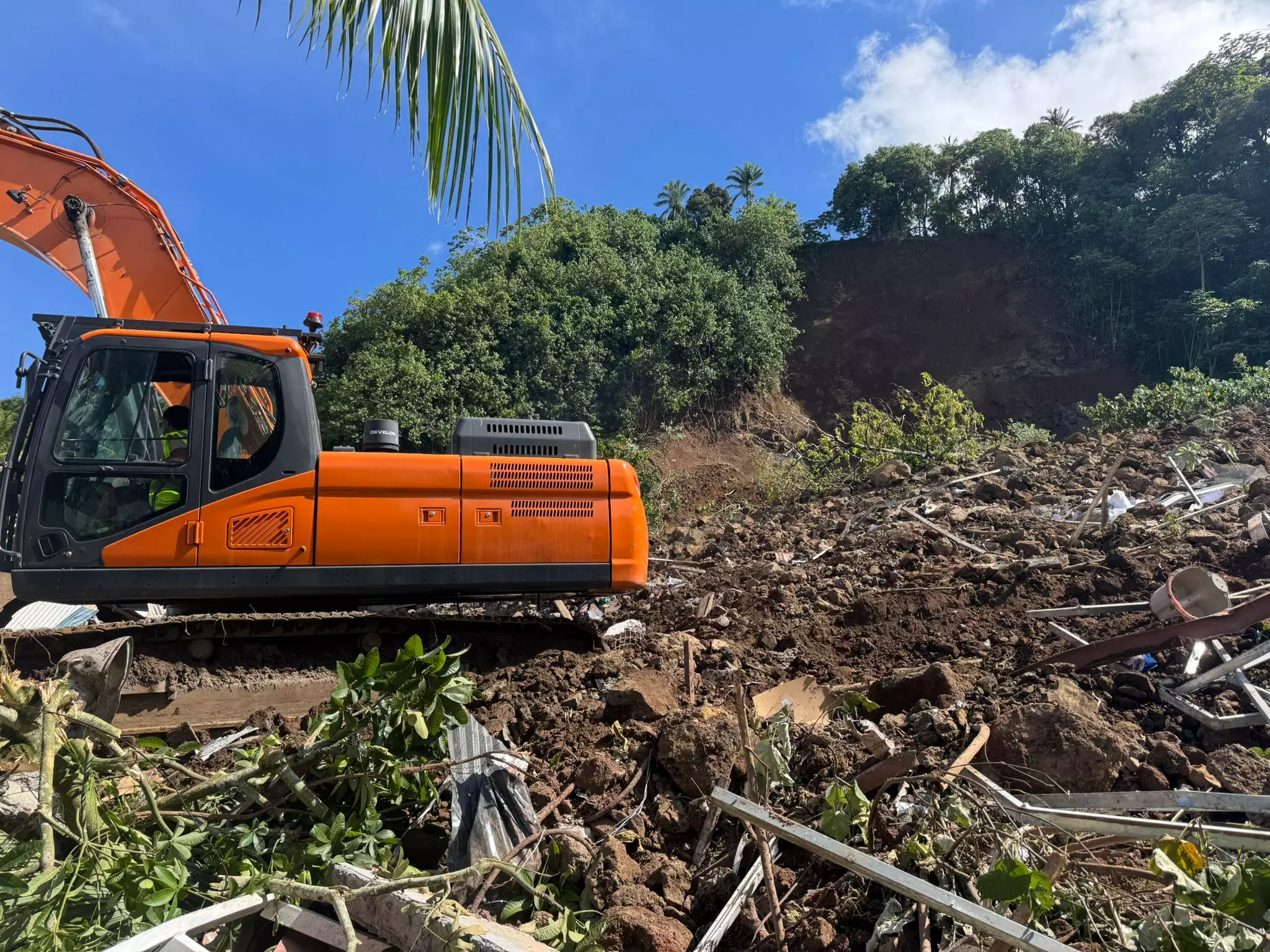 Glissement de terrain à Tahiti : le bilan s'alourdit à six morts, deux personnes toujours disparues