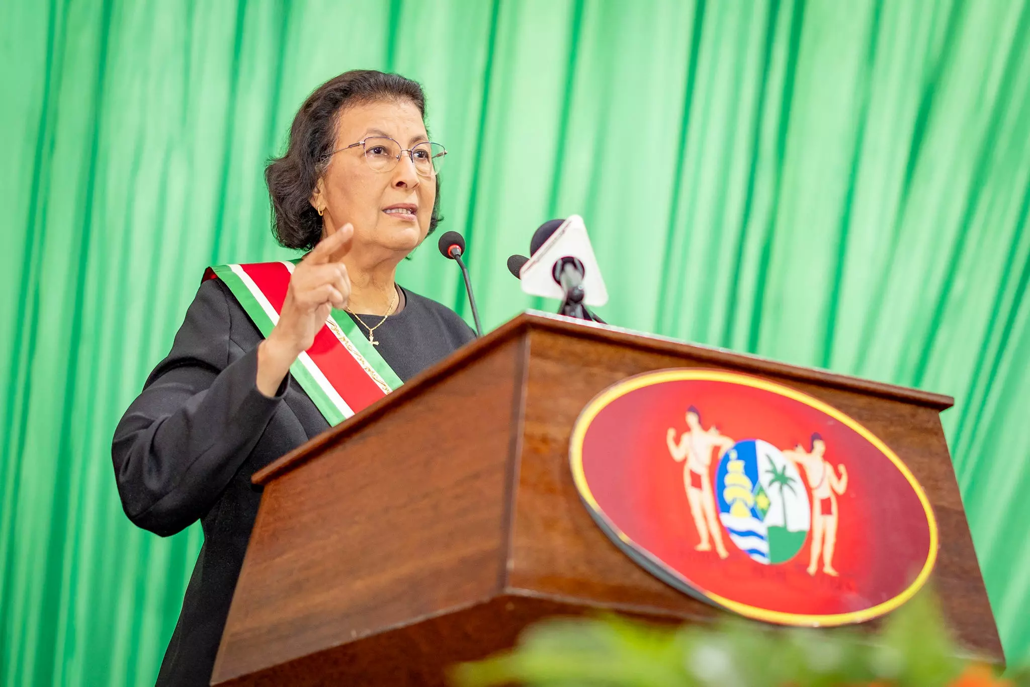 Suriname : la présidente promet une « feuille de route » de développement pour le 50e anniversaire de l'indépendance