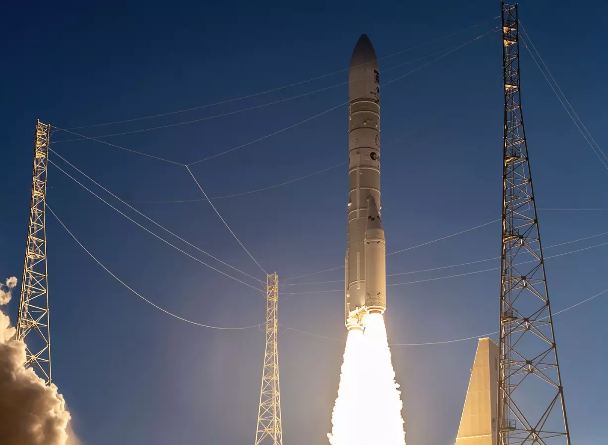 Décollage réussi pour la fusée européenne Ariane 6 en Guyane avec le satellite Sentinel-1D à son bord