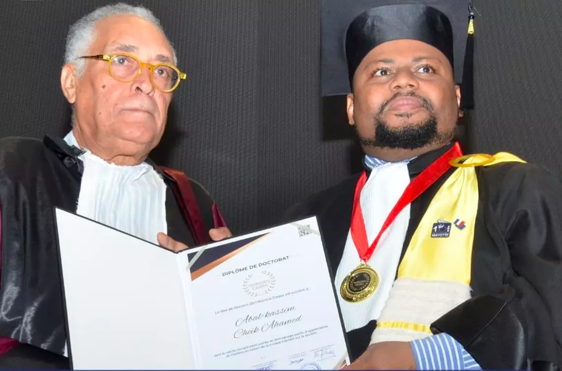 Abal-Kassim Cheik Ahamed, président de l’Université de Mayotte, reçoit le titre de Docteur Honoris Causa à Dakar