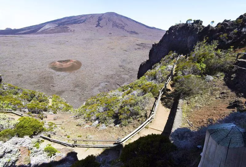 Le préfet de La Réunion déclenche la phase de vigilance du plan Orsec Volcan