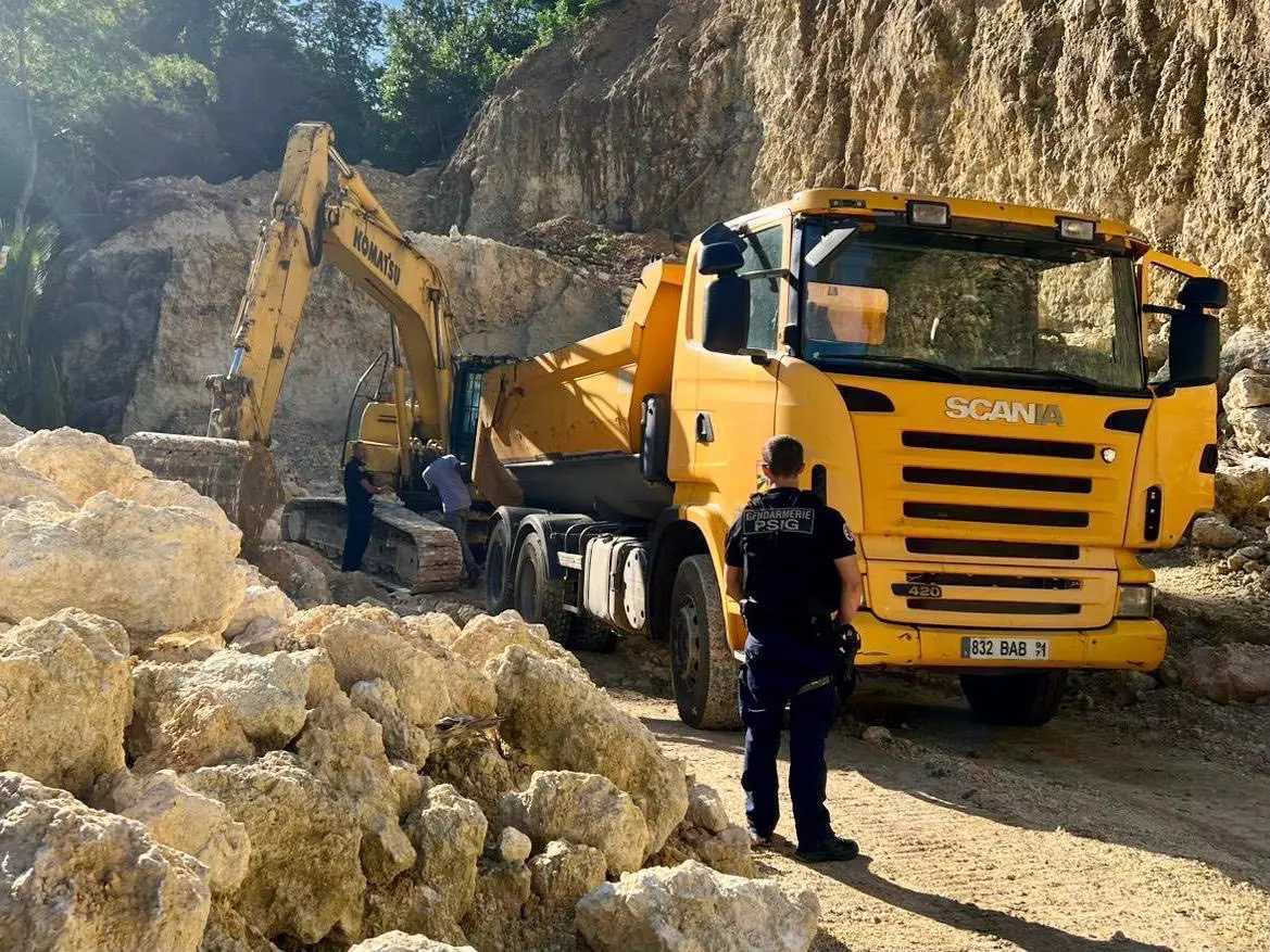 Contrôle des carrières illégales de tuf en Guadeloupe : sept sites en infraction