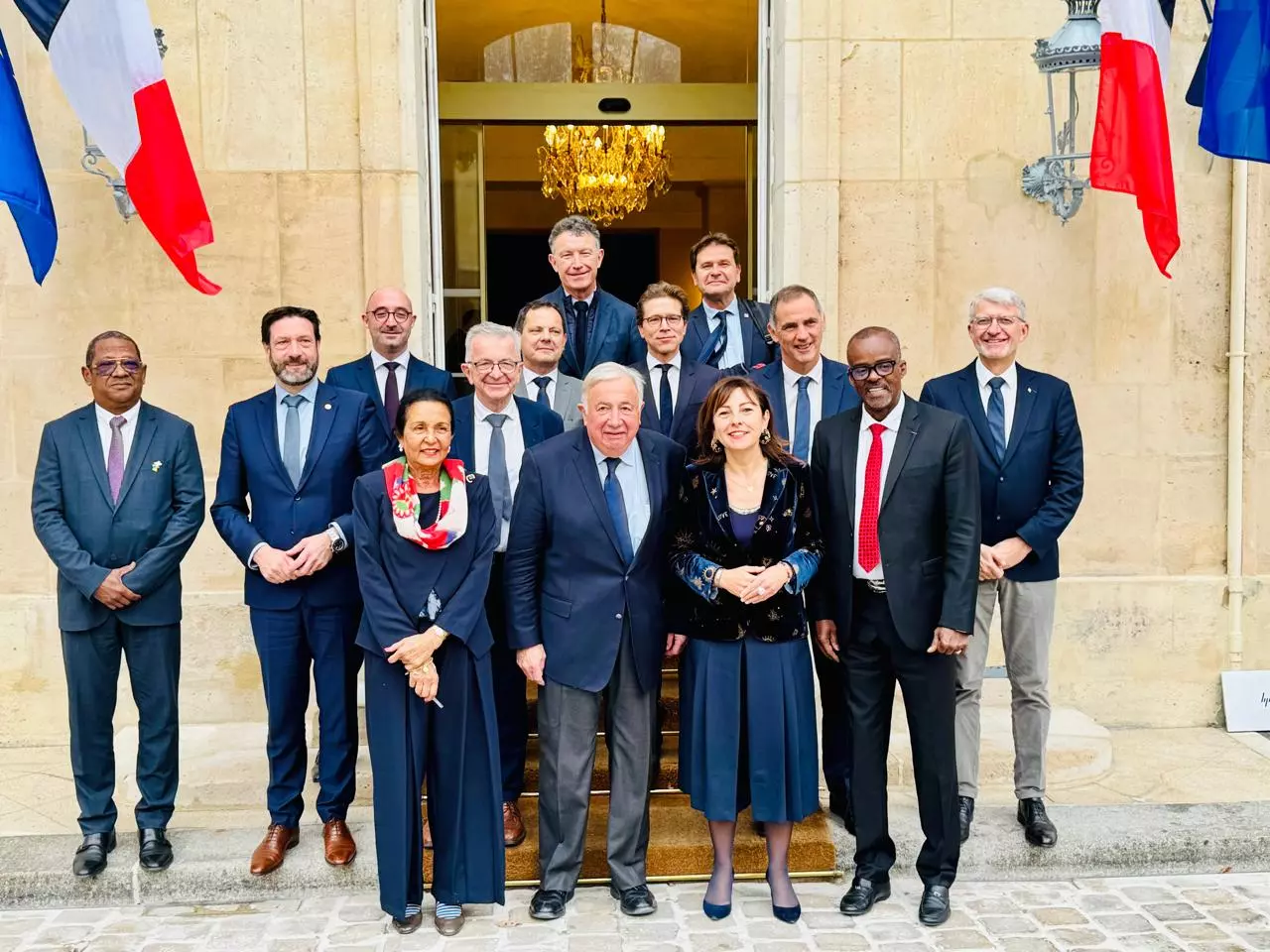 Rencontre entre les présidents de régions et le président du Sénat sur les finances 2026 et la décentralisation