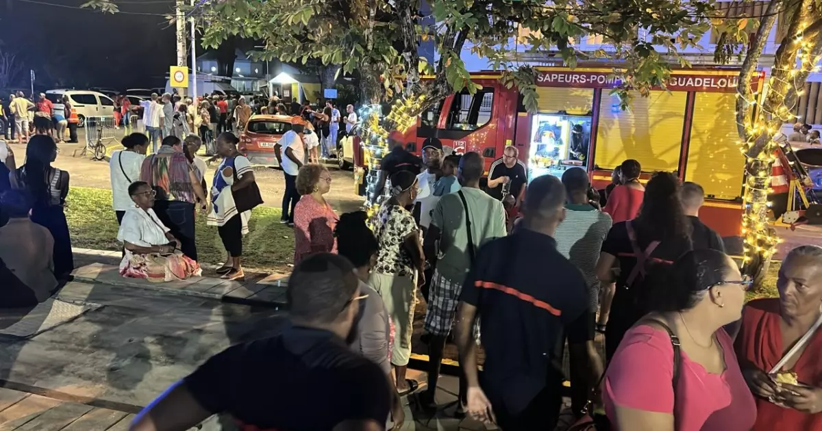 Une voiture heurte un camion-restaurant en Guadeloupe : 19 piétons blessés dont sept enfants